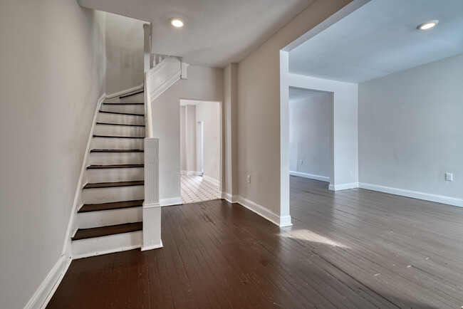 Foto del edificio - 5235 Linden Heights Ave