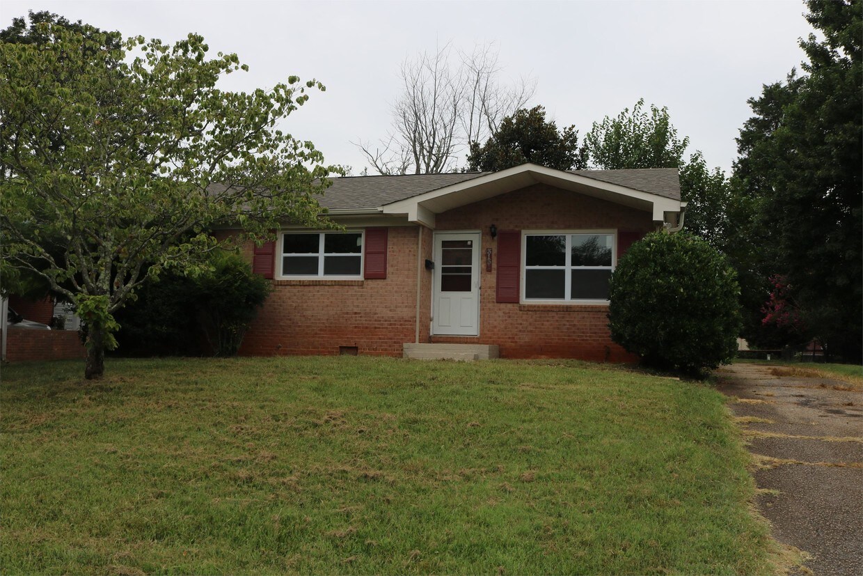 Primary Photo - 3131 Butterfield Dr