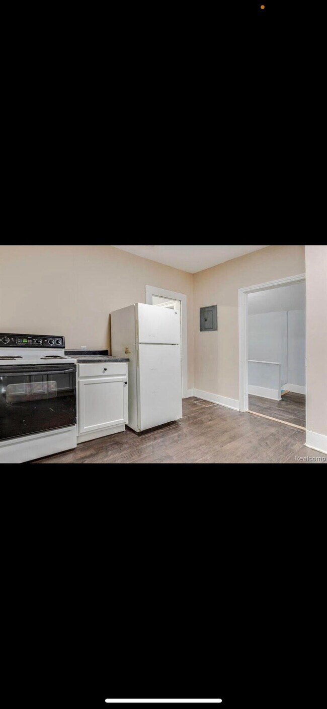 Building Photo - stone