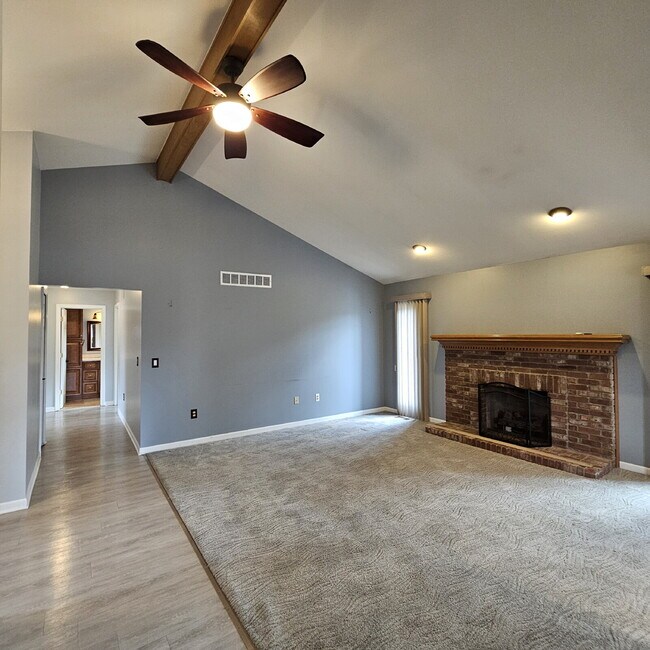 Foto del edificio - 3 Bedroom, 2 Bathroom Brick Ranch w/ Overs...