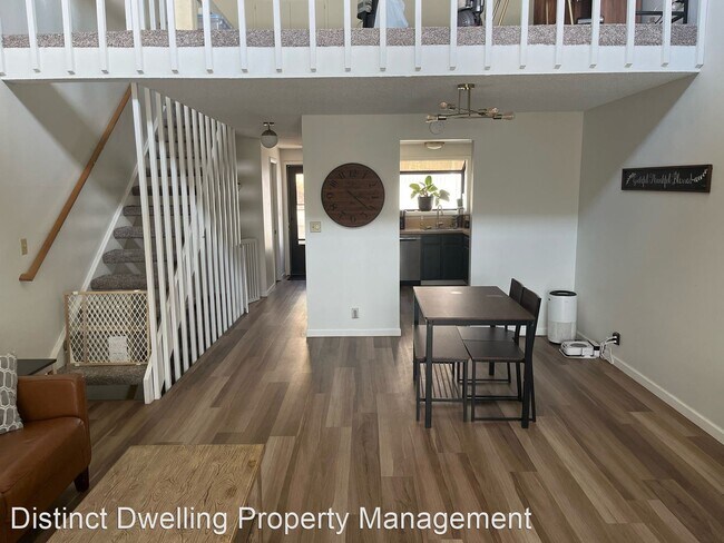 Building Photo - 2 br, 1.5 bath House - 29 NW Mountain View...