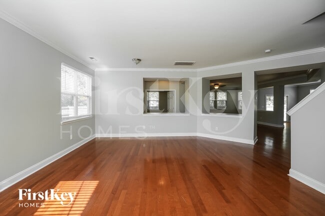 Building Photo - 123 Salt Meadow Ln