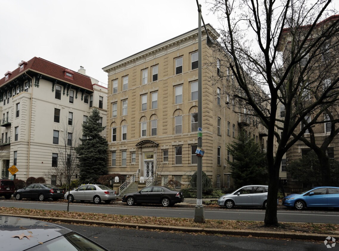 Building Photo - Lynshire