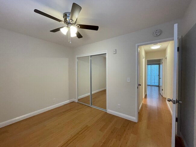 Building Photo - 1162 Saranap Ave
