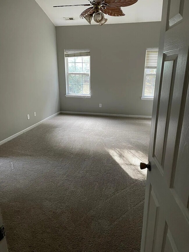 Foto del edificio - 4006 Raven Rock Ct