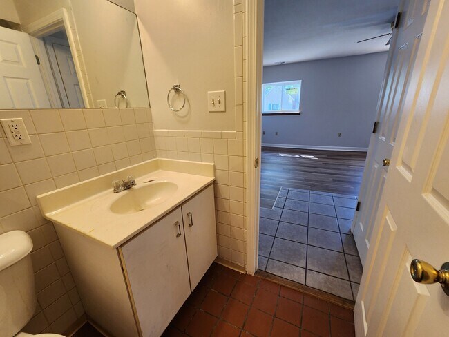 Foto del edificio - 2744 Dalton Ave