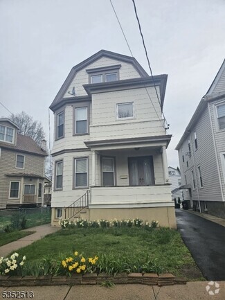 Building Photo - 46 Olive St
