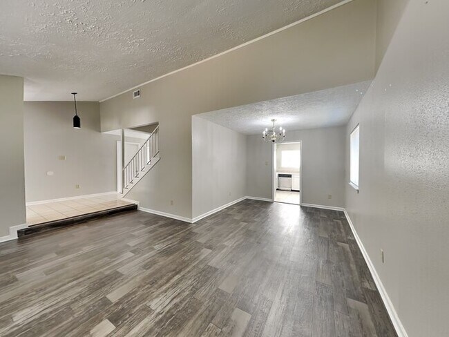 Foto del edificio - 23403 Verngate Dr