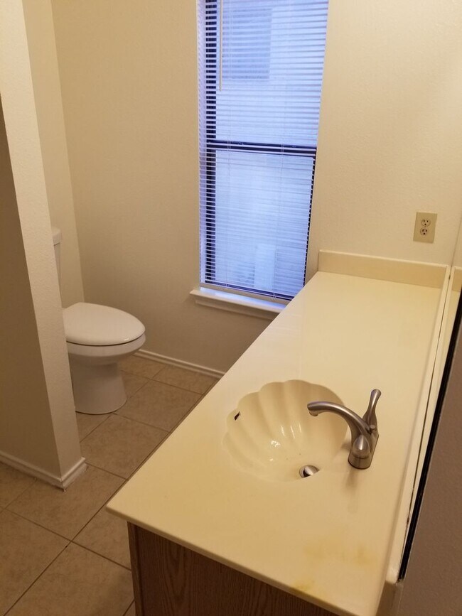 Foto del edificio - 9402 Moonlit Glade Rd