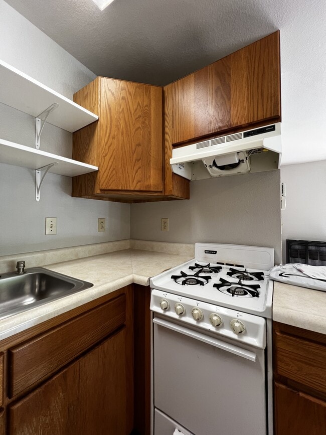 Building Photo - 2913 Highland Ct