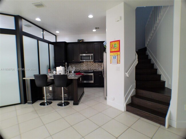 Foto del edificio - 3308 W 95th Terrace