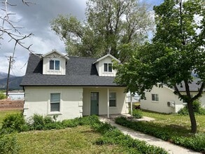 Building Photo - 8 N 800 E St