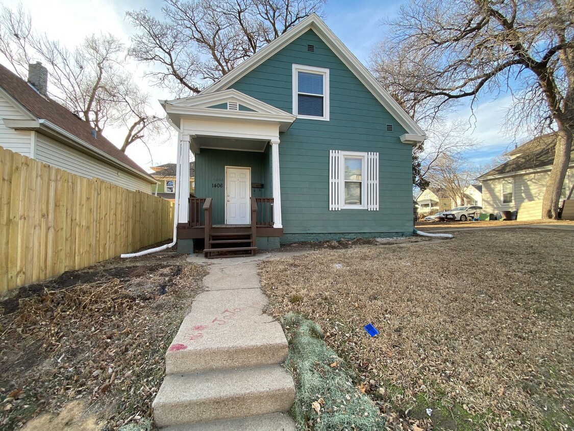 Primary Photo - Fully Remodeled 3Bedroom House!