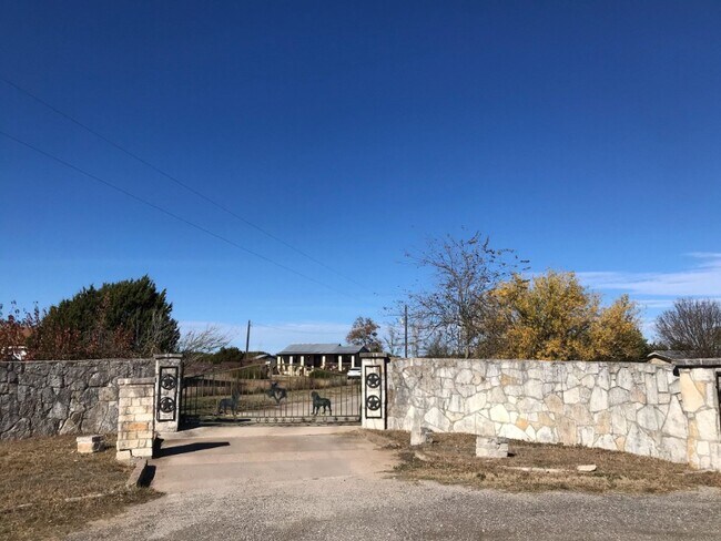 Building Photo - 129 Barton Valley Cir