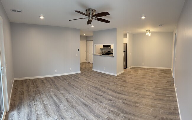 Foto del edificio - 46 Woodland Hills Dr