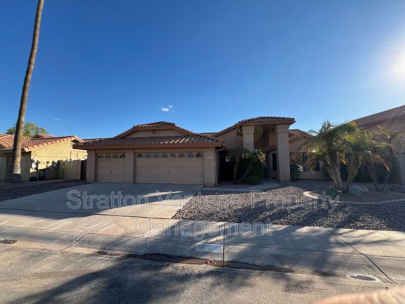 Primary Photo - 231 E Stonebridge Dr
