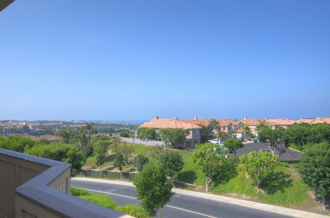 Building Photo - Ocean View 2 Bedroom 2 Bath Condo - Ritz P...