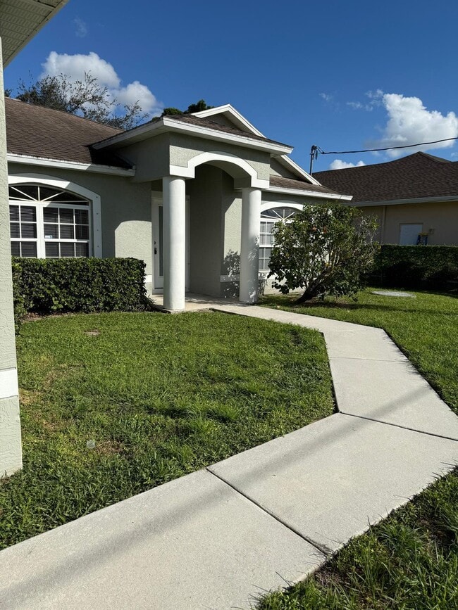Foto del edificio - 3125 SW Dimattia St