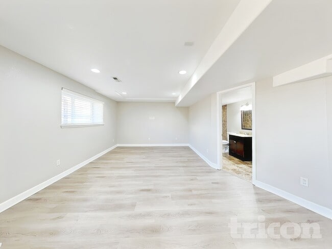 Building Photo - 24881 E Euclid Pl