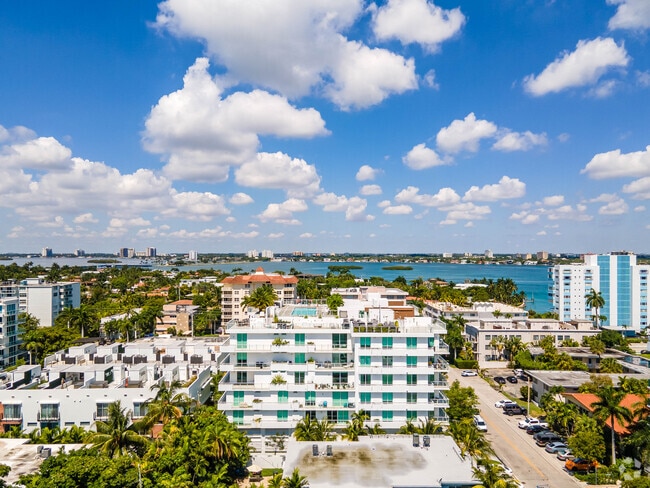 Building Photo - Le Jardin Residences