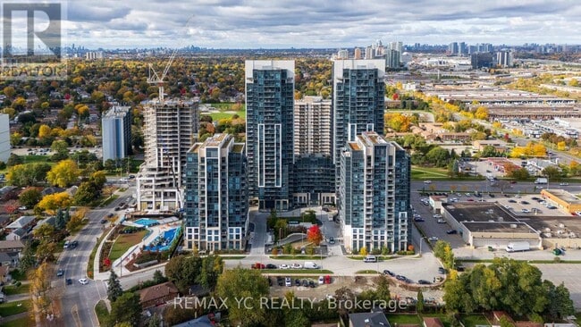 Building Photo - 30 Meadowglen Pl