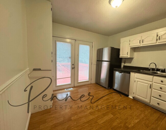 Foto del edificio - 1421 Osage Trail St