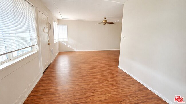Foto del edificio - 3866 Bentley Ave