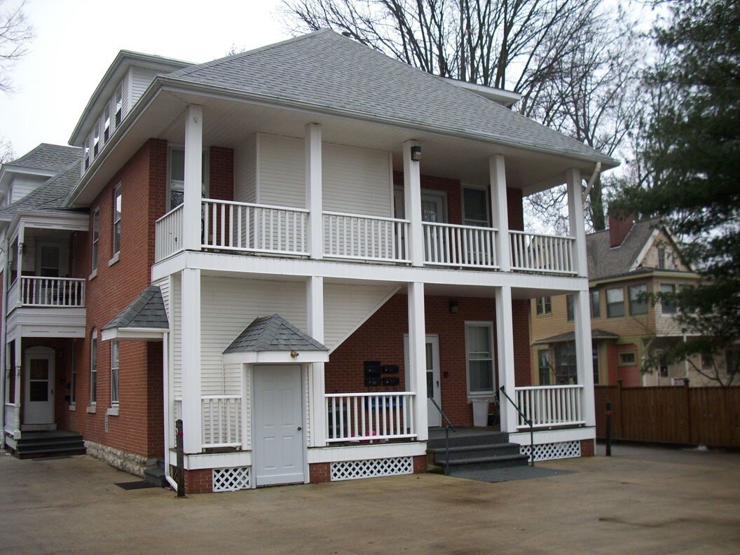 Foto del edificio - 2305 Maine St