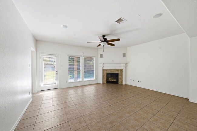 Foto del edificio - 23139 Tranquil Spring Ln