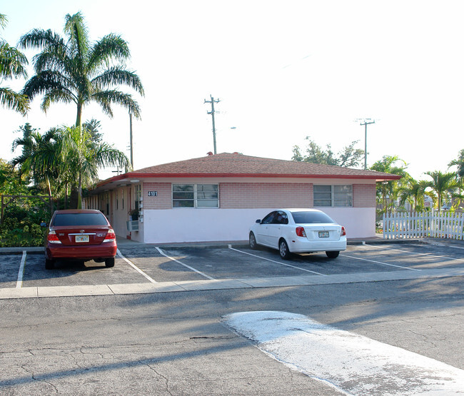 Foto del edificio - Golden Palm Apartments