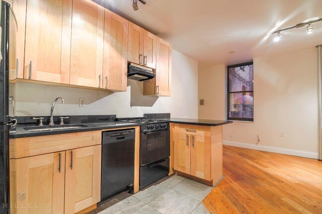 Building Photo - 180 Borinquen Pl