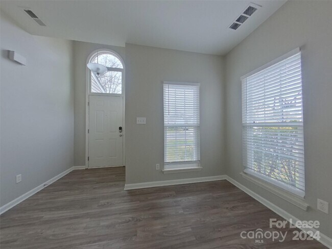 Building Photo - 12011 Cartgate Ln