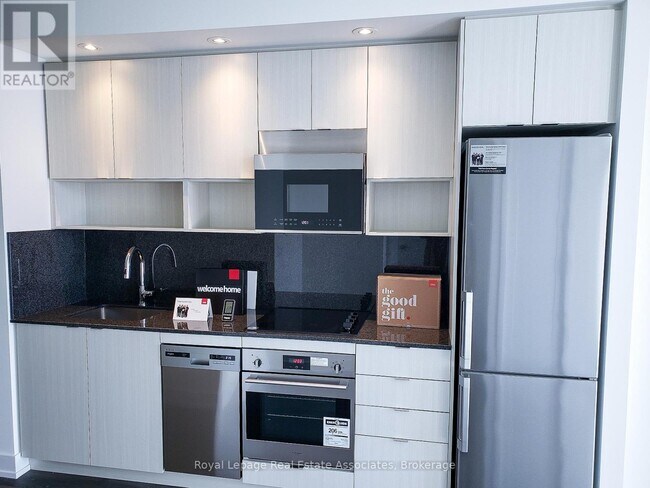 Building Photo - 9 Mabelle Ave