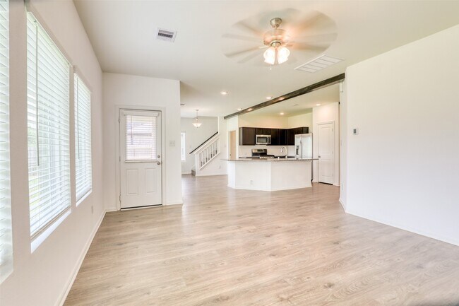 Building Photo - 407 Magnolia Ln