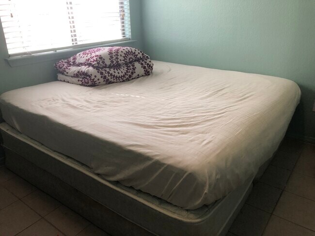 Dormitorio - 3121 Sondra Dr