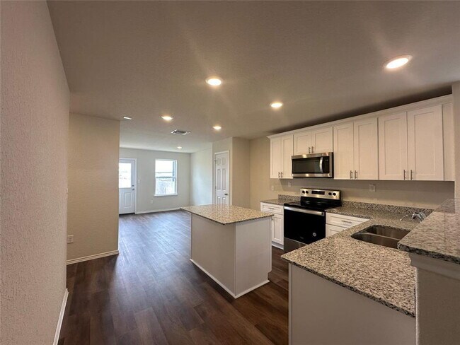 Building Photo - "Charming 3-Bedroom Oasis with 2 Full Baths in New Braunfels – Spacious 1512 Sq Ft Home Awaits!"