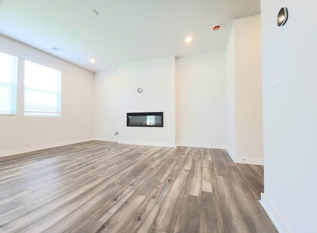 Foto del edificio - Beautiful 2025-Built Home in a Desirable Newer Neighborhood!
