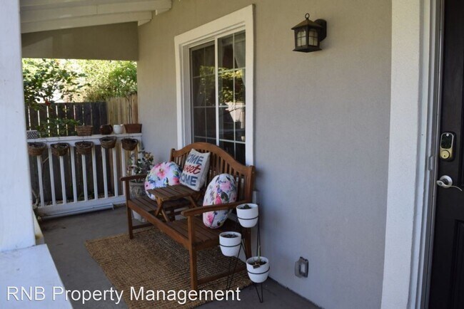 Building Photo - 2 br, 1 bath House - 1136 Lochbrae Road