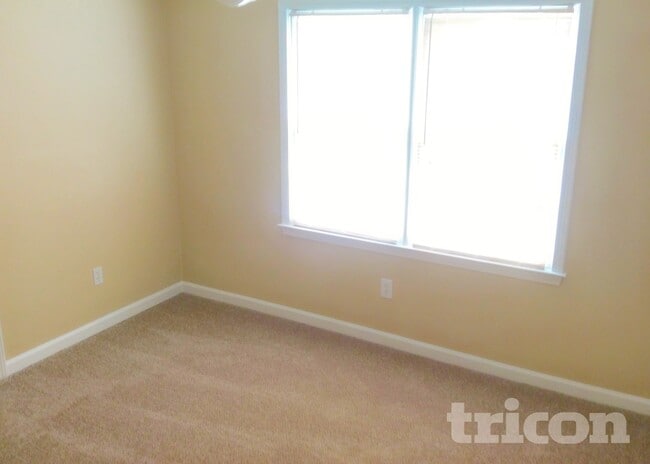 Foto del edificio - 822 Weatherwood Trce