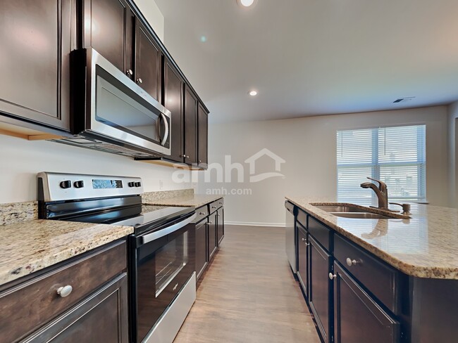 Building Photo - 109 Orleans Ct