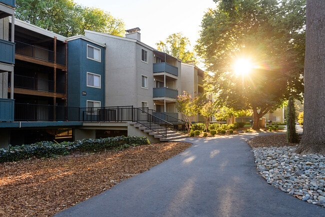 Building Photo - American River Commons