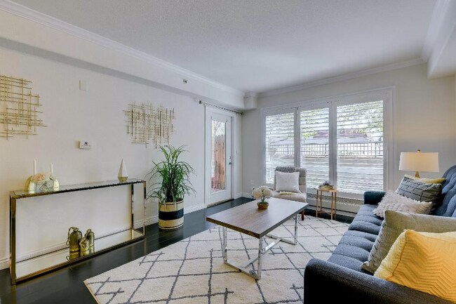 Foto del edificio - 15956 E 14th St