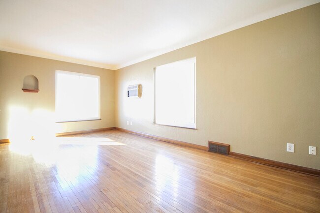 Building Photo - 3941 Torrance Dr