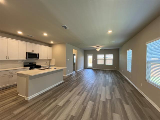 Building Photo - 945 Summer Dr