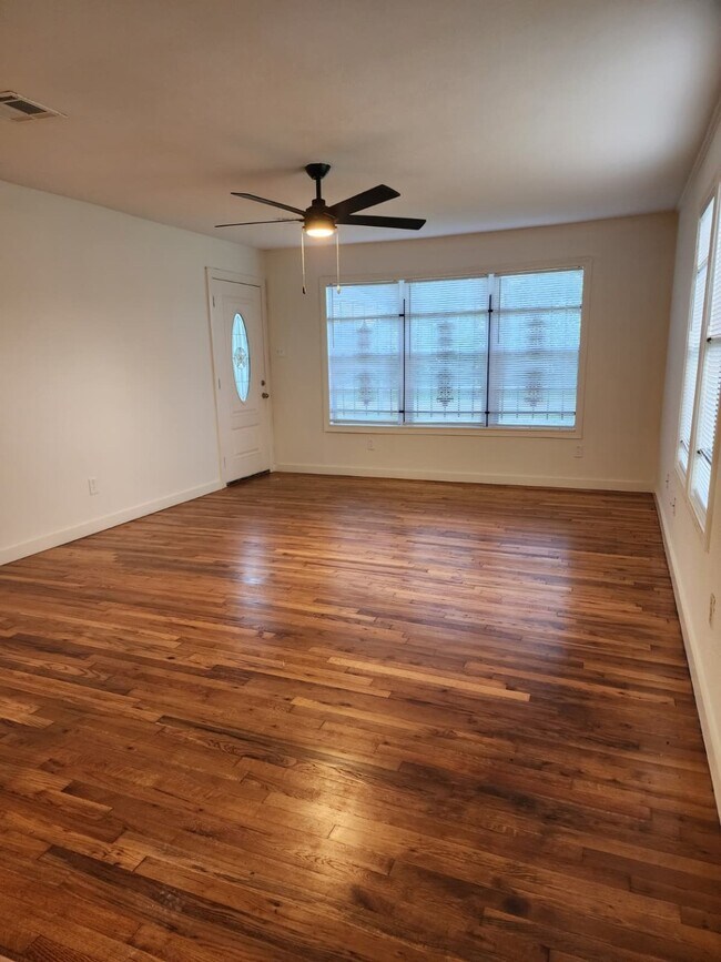 Foto del edificio - 5309 Ricky St