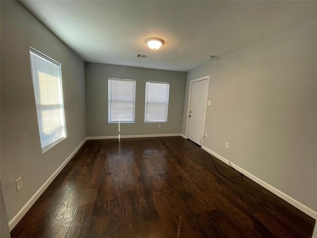 Foto del edificio - 4206 Shelby Cir