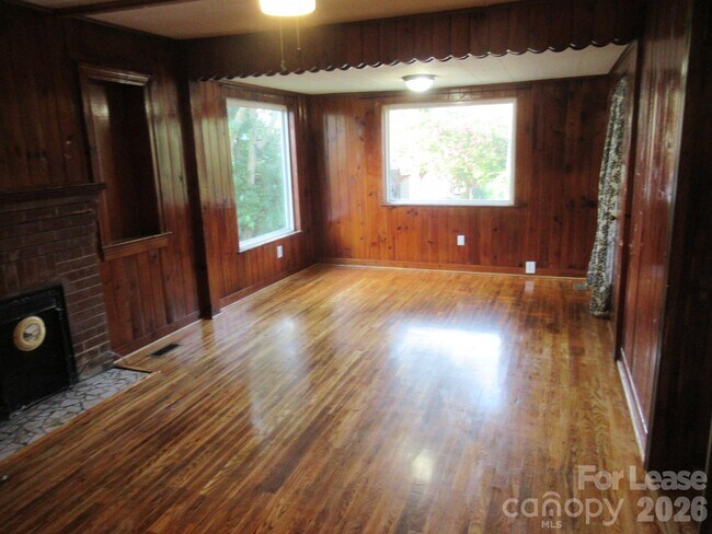 Foto del edificio - 306 2nd St