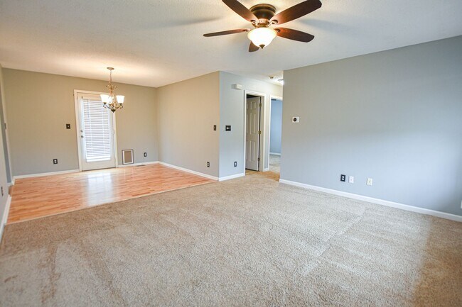 Foto del edificio - Pet Friendly Three Bedroom!