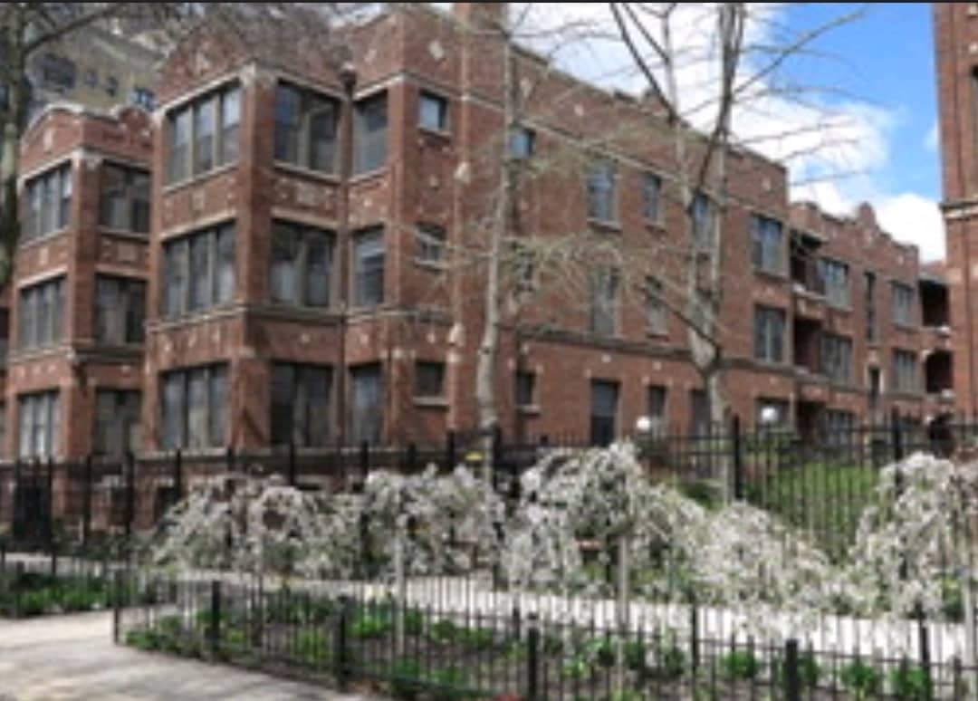 Primary Photo - 1126 W Pratt Blvd