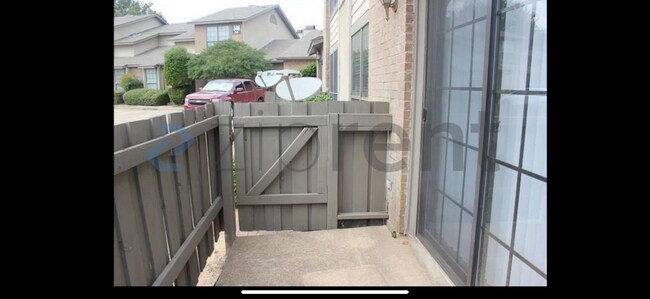 Foto del edificio - 334 W Harwood Rd